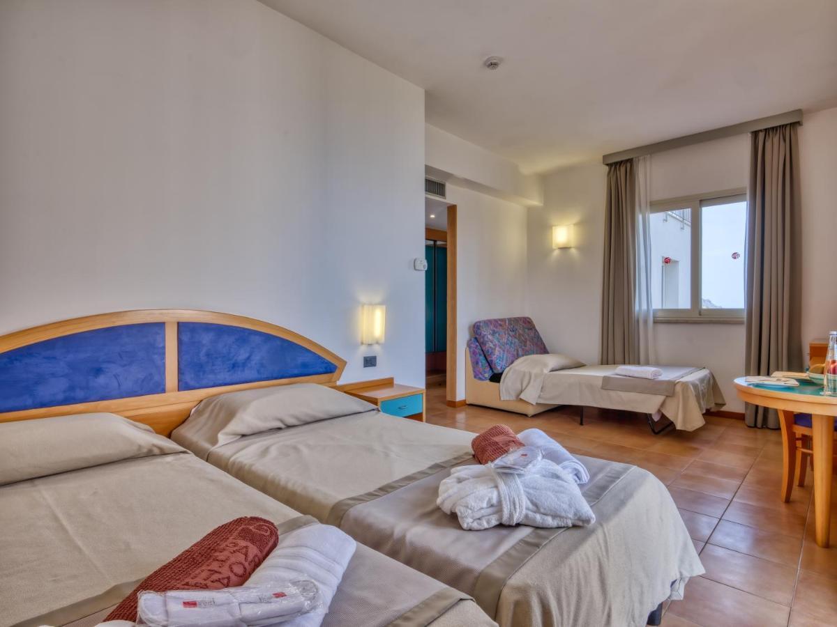 Hotel Antares يتوجاني المظهر الخارجي الصورة