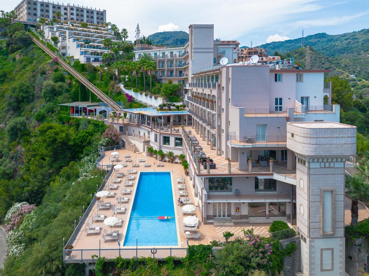 Hotel Antares يتوجاني المظهر الخارجي الصورة